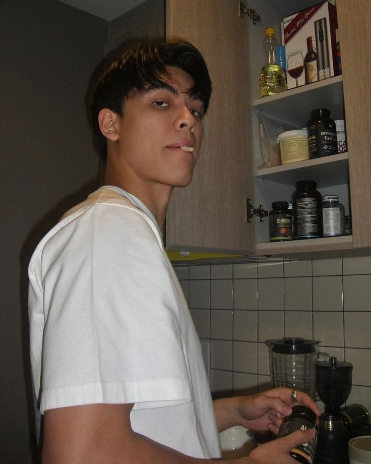 Second photograph of Yose Earthine
